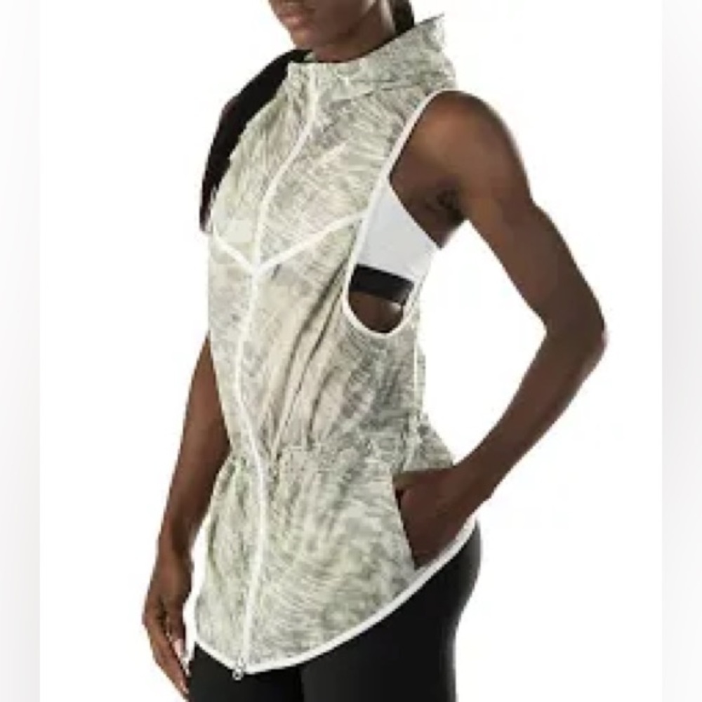 Nike Tech Hyperfuse Women's Hooded Vest.